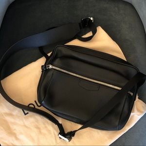 Louis Vuitton Outdoor Messenger PM, Black